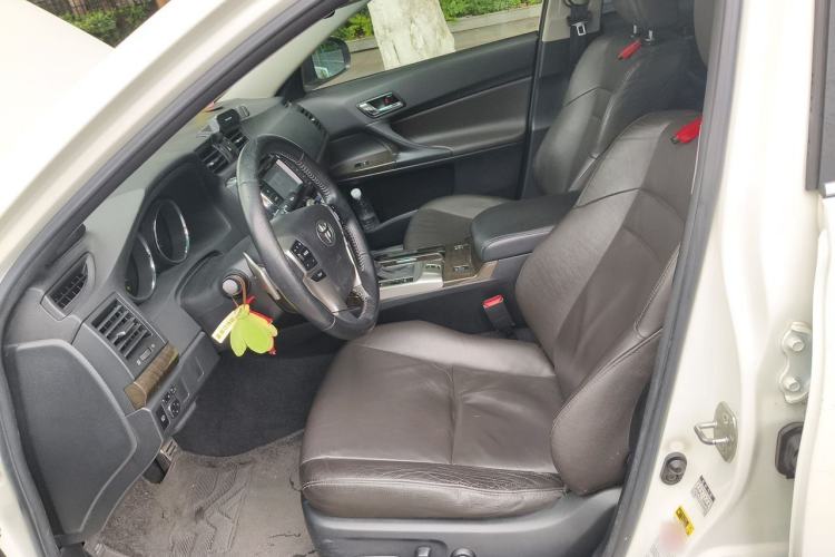 Used Toyota Reiz 2013 2.5V Supreme Edition Left Front Seat