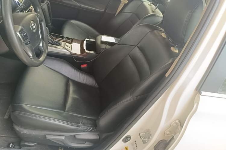 Used Toyota Reiz 2013 2.5S Elite Edition Left Front Seat