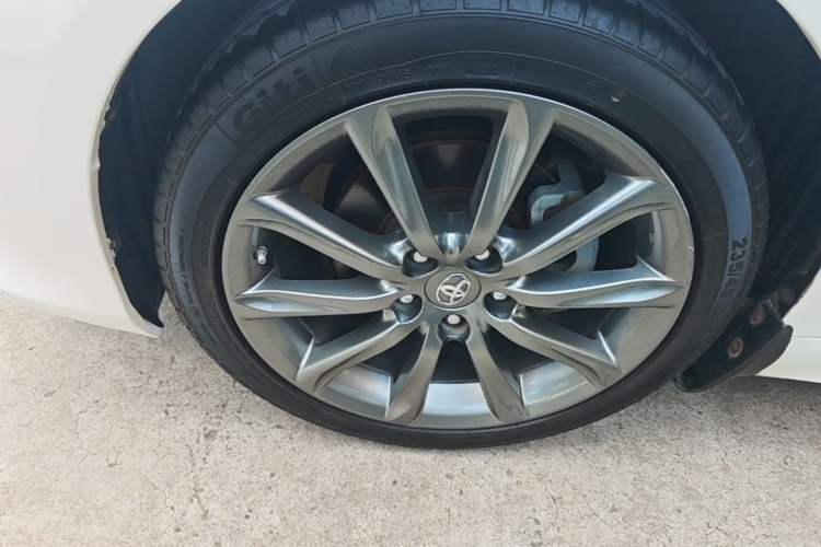 Used Toyota Reiz 2013 2.5V Shangrui Edition Left Front Wheel Hub