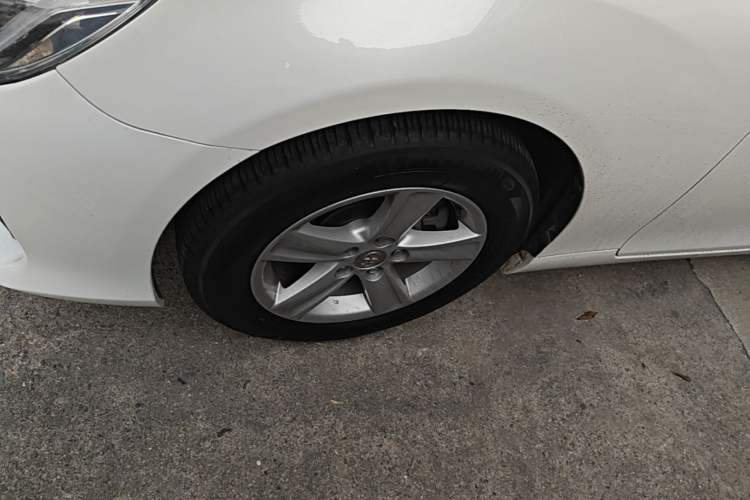 Used Toyota Reiz 2013 2.5V Elite Edition Left Front Wheel Hub