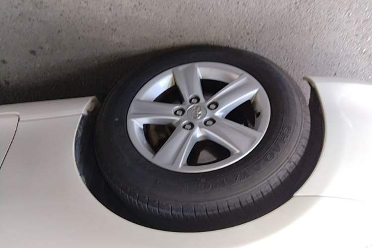 Used Toyota Reiz 2013 2.5V Elite Edition Left Front Wheel Hub