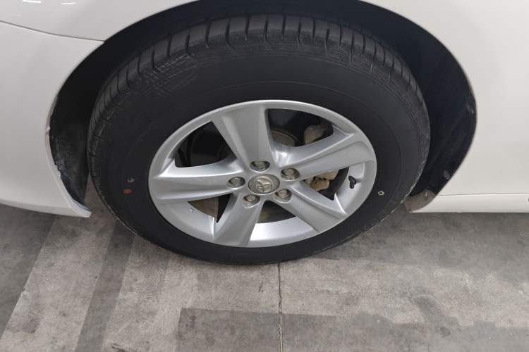 Used Toyota Reiz 2013 2.5V Elite Edition Left Front Wheel Hub