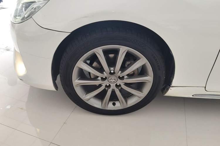 Used Toyota Reiz 2013 2.5V Shangrui Edition Left Front Wheel Hub