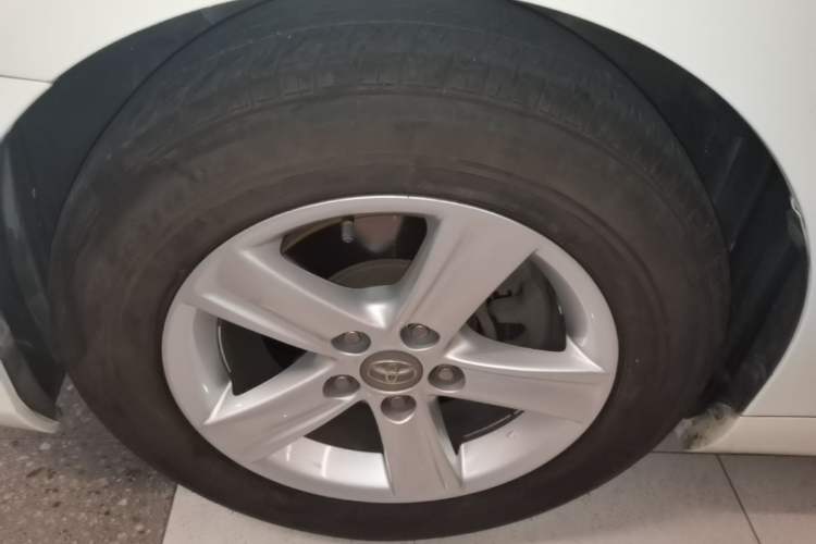 Used Toyota Reiz 2013 2.5V Elite Edition Left Front Wheel Hub