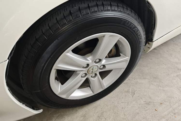 Used Toyota Reiz 2013 2.5V Elite Edition Left Front Wheel Hub