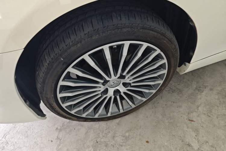 Used Toyota Reiz 2013 2.5S Elite Edition Left Front Wheel Hub