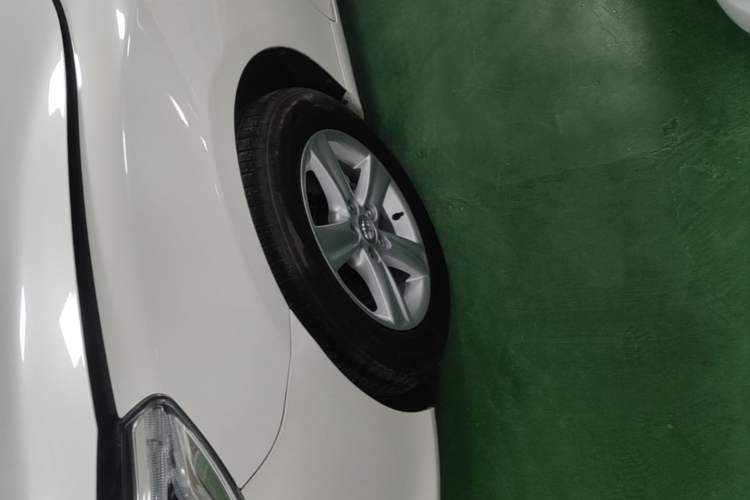 Used Toyota Reiz 2013 2.5V Elite Edition Left Front Wheel Hub
