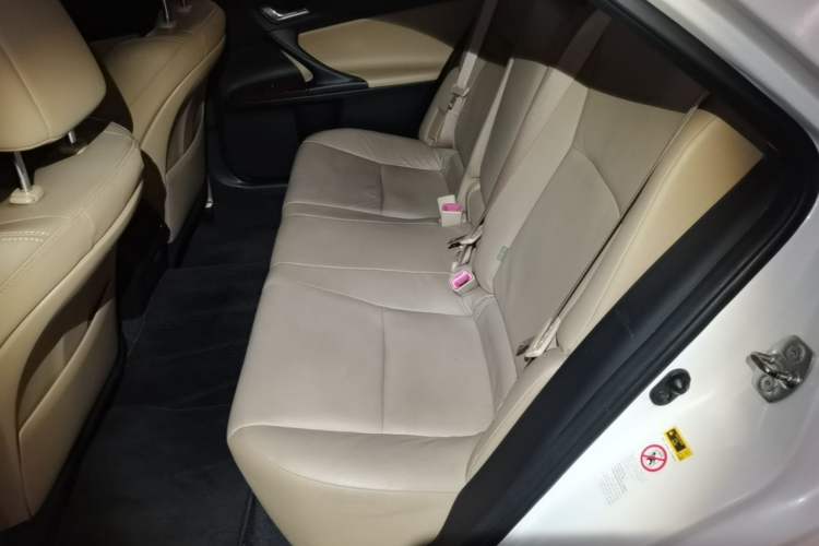 Used Toyota Reiz 2013 2.5V Elite Edition Left Rear Seat