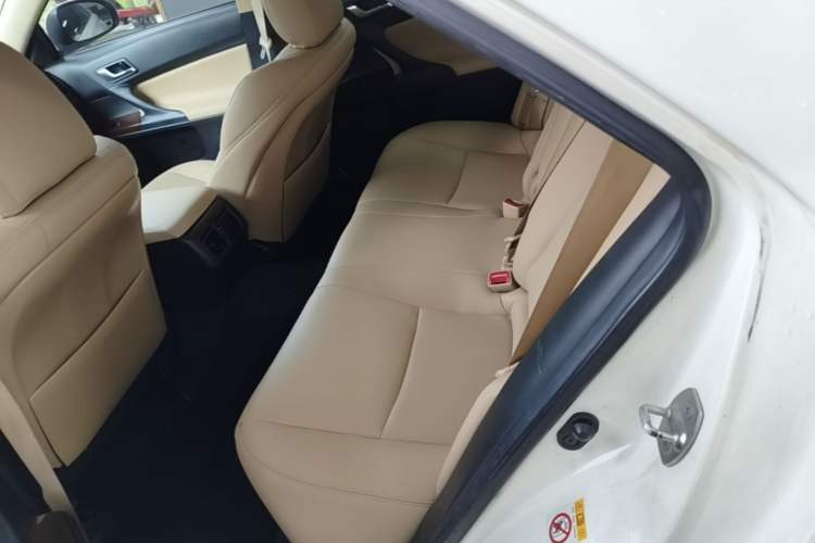 Used Toyota Reiz 2013 2.5S Elite Edition Left Rear Seat