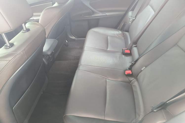 Used Toyota Reiz 2013 3.0V Zunrui Navigation Edition Left Rear Seat