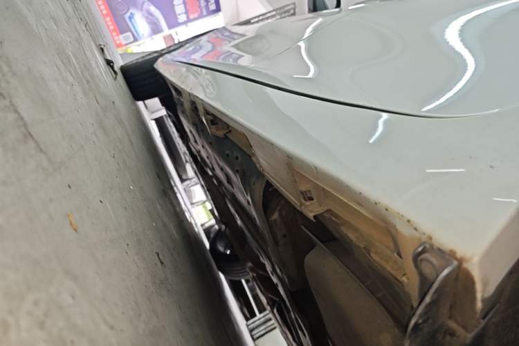Used Toyota Reiz 2013 2.5S Elite Edition Left Side Sill