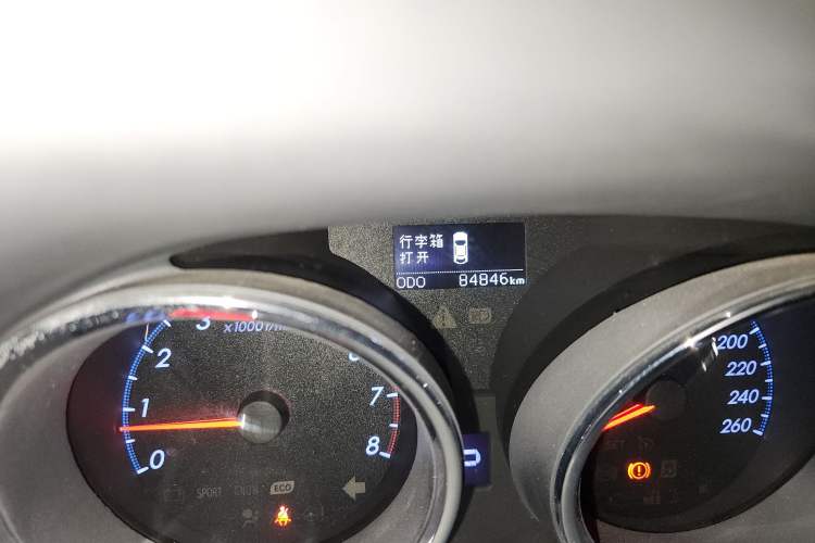 Used Toyota Reiz 2013 2.5V Shangrui Edition Odometer Close Up