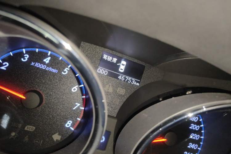 Used Toyota Reiz 2013 2.5S Elite Edition Odometer Close Up
