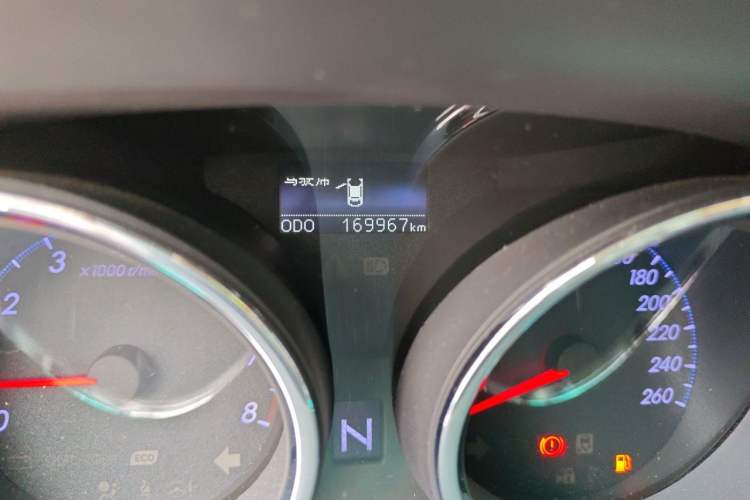 Used Toyota Reiz 2013 2.5S Elite Edition Odometer Close Up