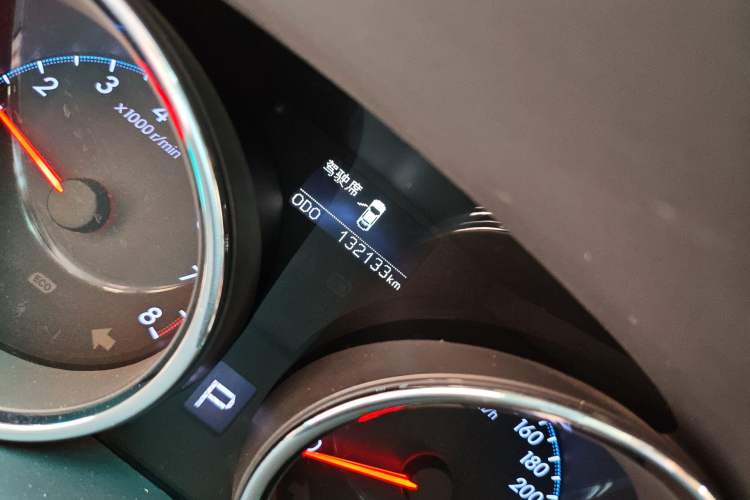 Used Toyota Reiz 2013 2.5S Elite Edition Odometer Close Up