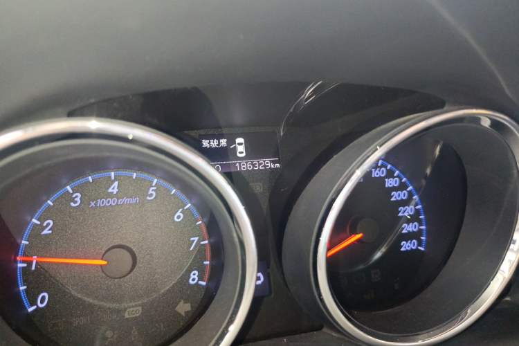 Used Toyota Reiz 2013 2.5S Elite Edition Odometer Close Up