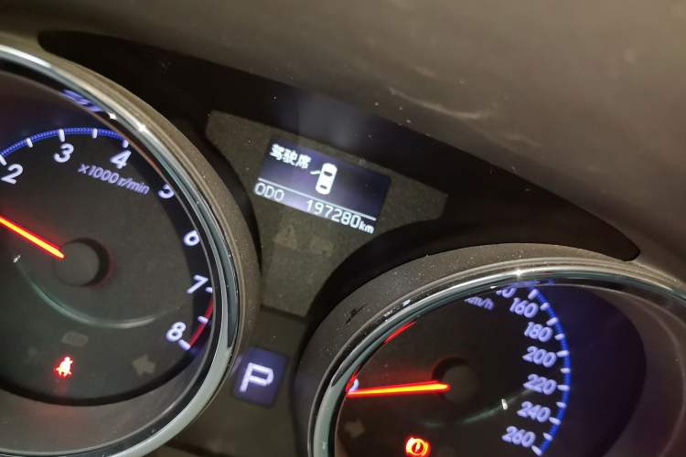 Used Toyota Reiz 2013 2.5V Elite Edition Odometer Close Up