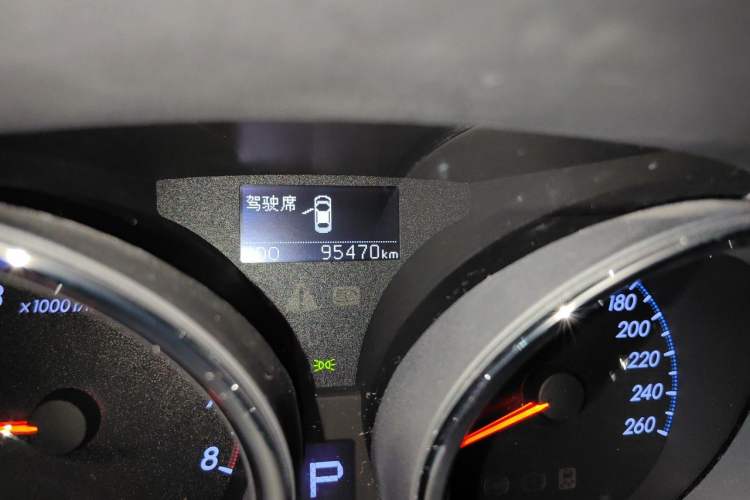 Used Toyota Reiz 2013 2.5S Elite Edition Odometer Close Up