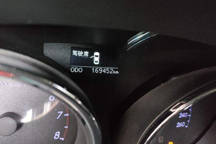 Used Toyota Reiz 2013 2.5V Shangrui Edition Odometer Close Up