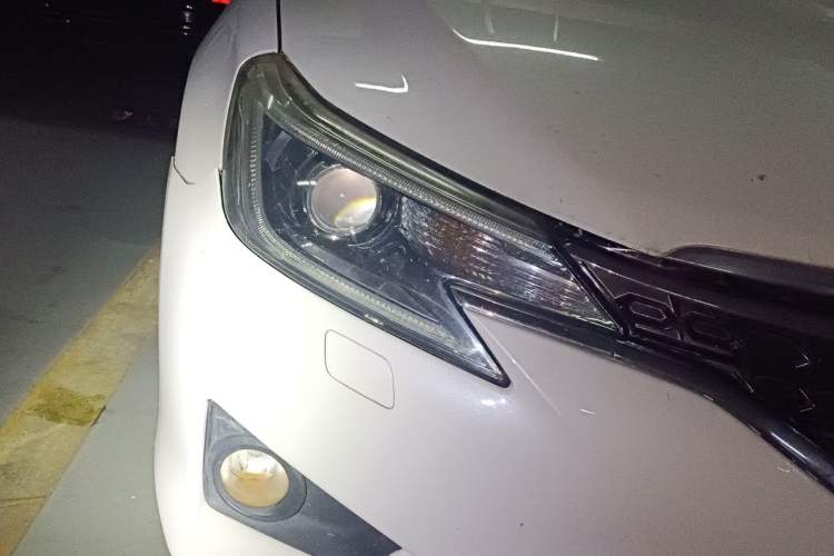 Used Toyota Reiz 2013 2.5V Shangrui Edition Right Front Headlight