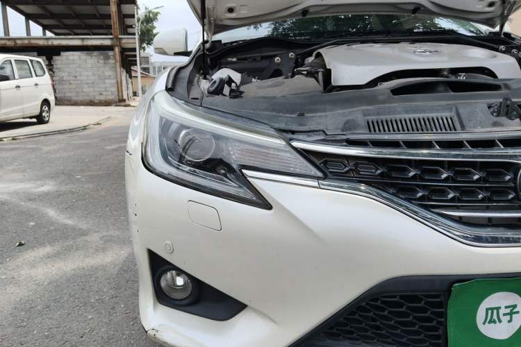 Used Toyota Reiz 2013 2.5V Shangrui Navigation Edition Right Front Headlight