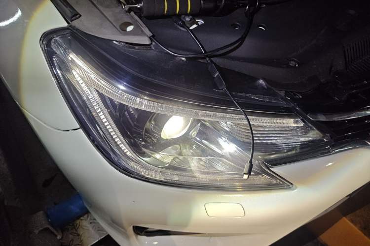 Used Toyota Reiz 2013 2.5V Shangrui Edition Right Front Headlight