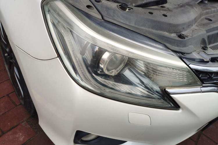 Used Toyota Reiz 2013 2.5V Elite Edition Right Front Headlight