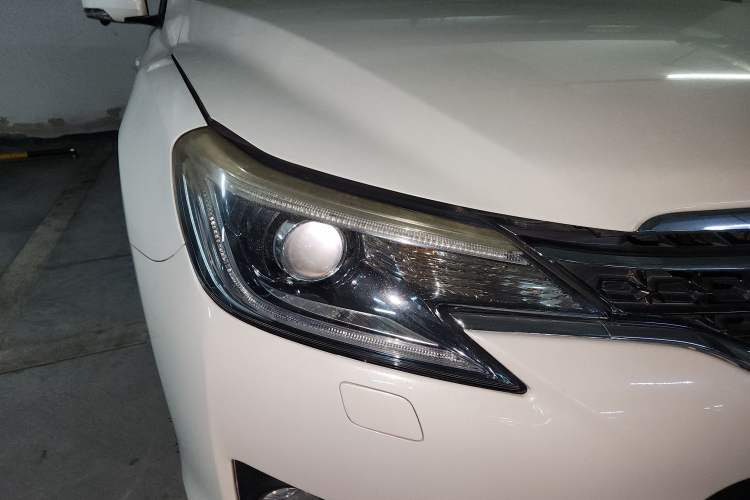 Used Toyota Reiz 2013 2.5V Shangrui Edition Right Front Headlight