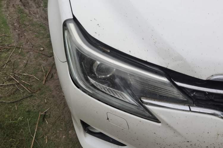 Used Toyota Reiz 2013 2.5S Elite Edition Right Front Headlight