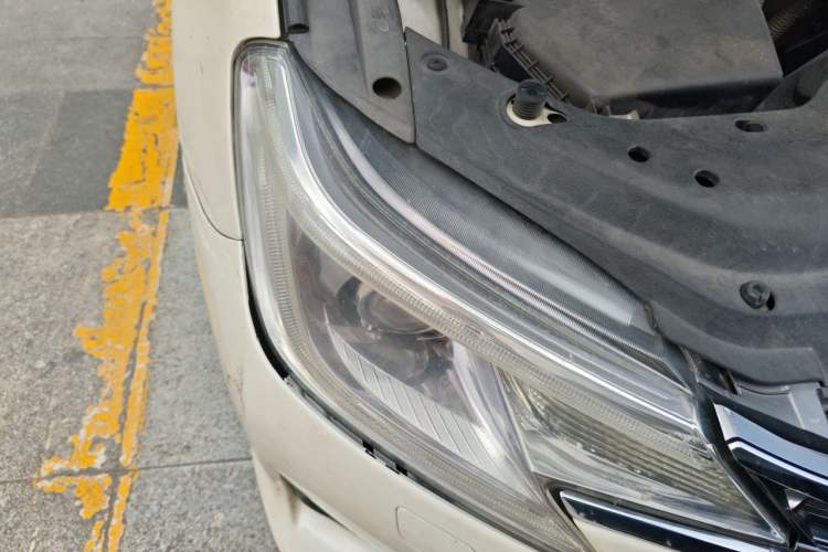 Used Toyota Reiz 2013 2.5S Elite Edition Right Front Headlight
