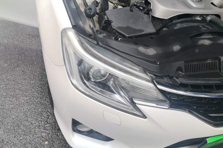 Used Toyota Reiz 2013 2.5V Elite Edition Right Front Headlight