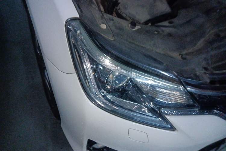 Used Toyota Reiz 2013 2.5V Shangrui Edition Right Front Headlight