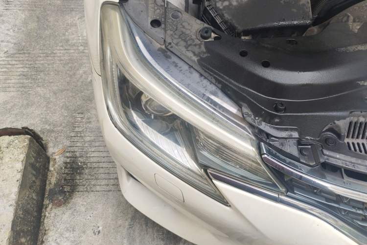 Used Toyota Reiz 2013 2.5V Shangrui Edition Right Front Headlight