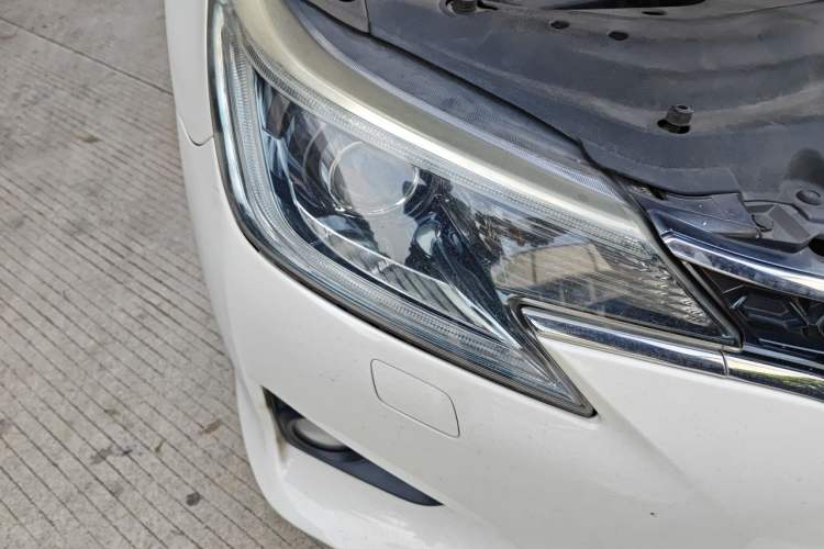Used Toyota Reiz 2013 2.5V Shangrui Edition Right Front Headlight