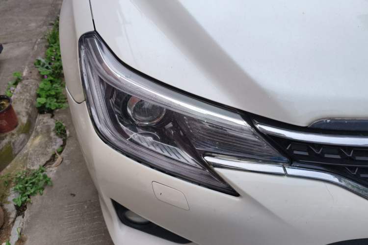 Used Toyota Reiz 2013 2.5V Shangrui Edition Right Front Headlight