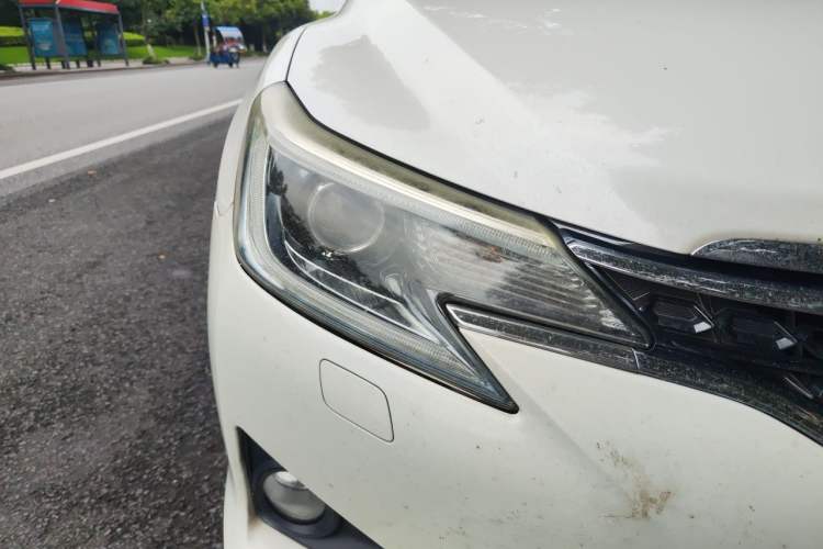 Used Toyota Reiz 2013 2.5V Shangrui Edition Right Front Headlight