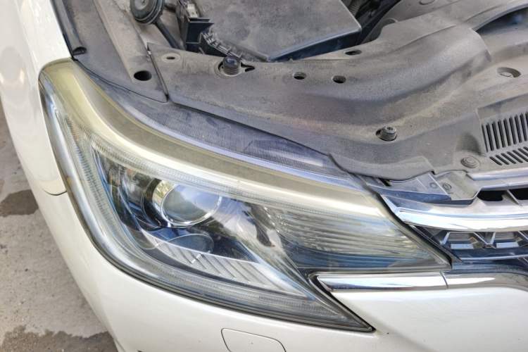 Used Toyota Reiz 2013 2.5S Elite Edition Right Front Headlight