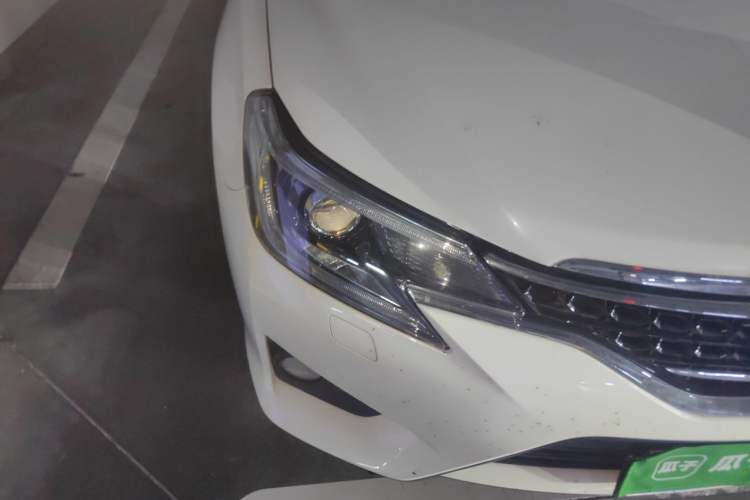 Used Toyota Reiz 2013 2.5V Elite Edition Right Front Headlight