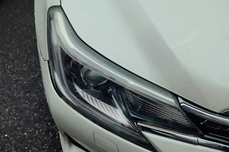 Used Toyota Reiz 2013 2.5V Elite Edition Right Front Headlight