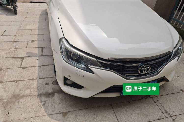 Used Toyota Reiz 2013 2.5V Elite Edition Right Front Headlight