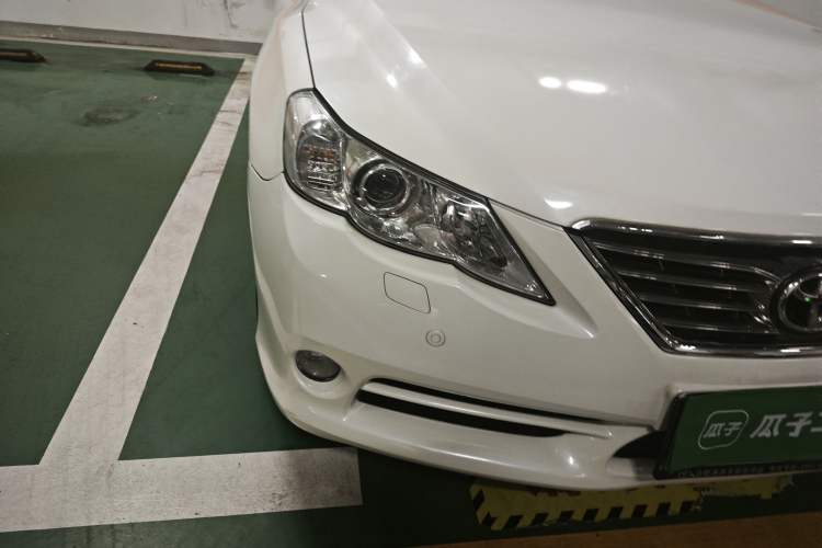 Used Toyota Reiz 2013 2.5V Elite Edition Right Front Headlight