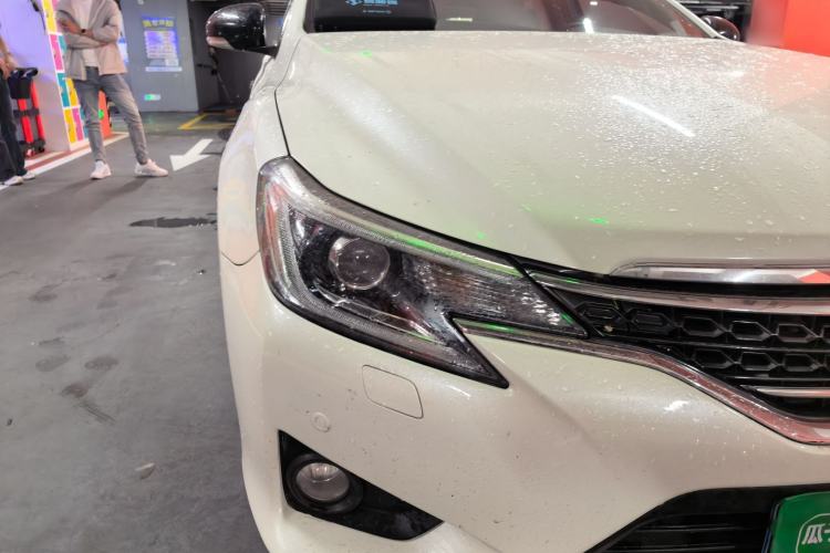 Used Toyota Reiz 2013 2.5S Elite Edition Right Front Headlight