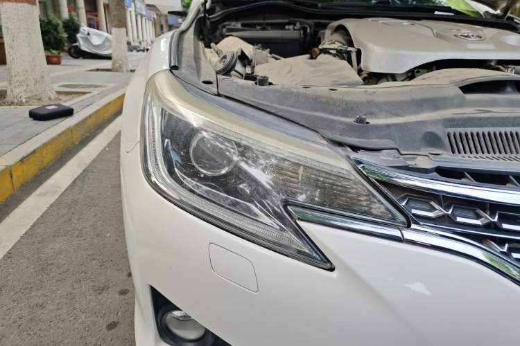 Used Toyota Reiz 2013 2.5V Elite Edition Right Front Headlight