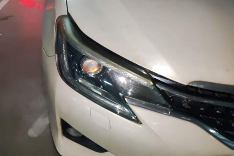 Used Toyota Reiz 2013 2.5V Shangrui Edition Right Front Headlight
