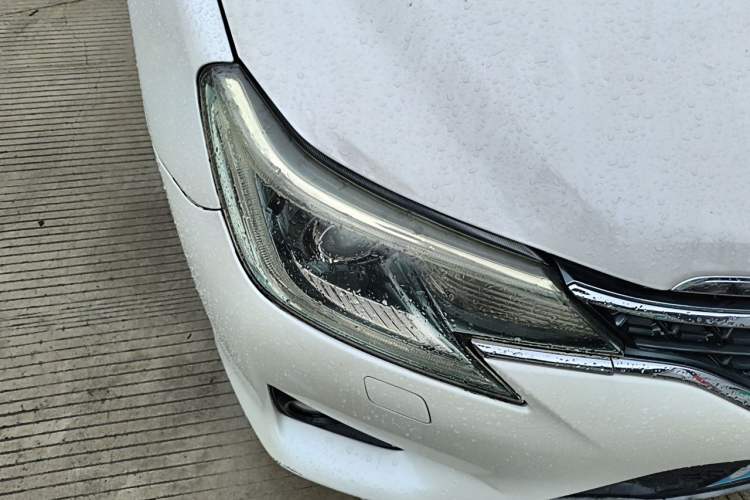 Used Toyota Reiz 2013 2.5S Elite Edition Right Front Headlight