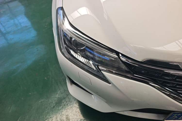 Used Toyota Reiz 2013 2.5S Elite Edition Right Front Headlight