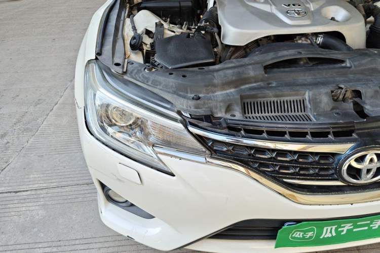 Used Toyota Reiz 2013 2.5S Elite Edition Right Front Headlight