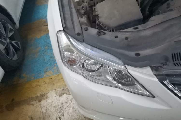 Used Toyota Reiz 2013 2.5V Elite Edition Right Front Headlight