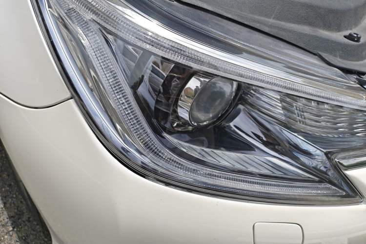 Used Toyota Reiz 2013 2.5V Shangrui Edition Right Front Headlight