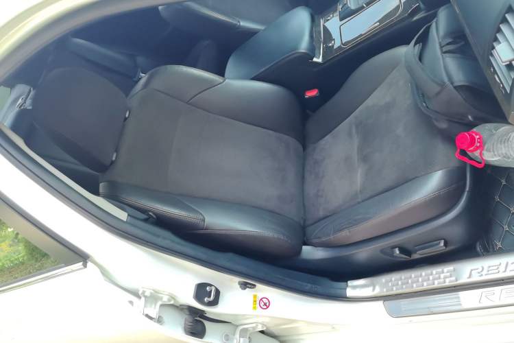 Used Toyota Reiz 2013 2.5V Shangrui Edition Right Front Seat